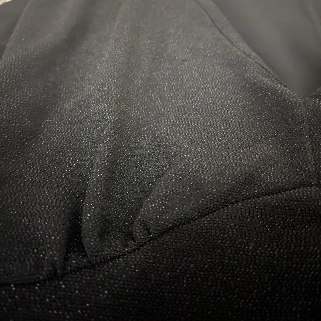 Svart glittrig topp - 91