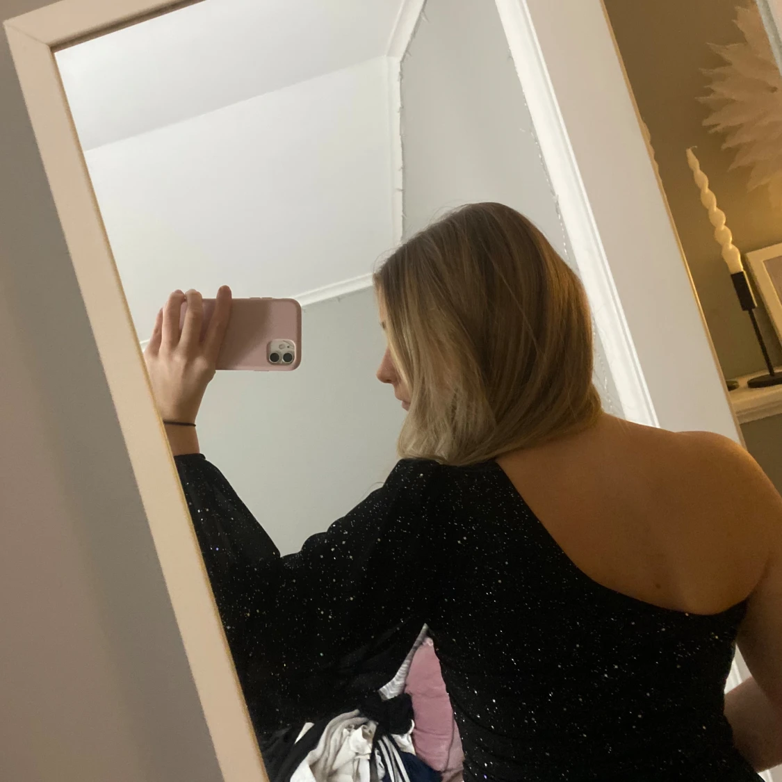 Glittrig klänning  - 92