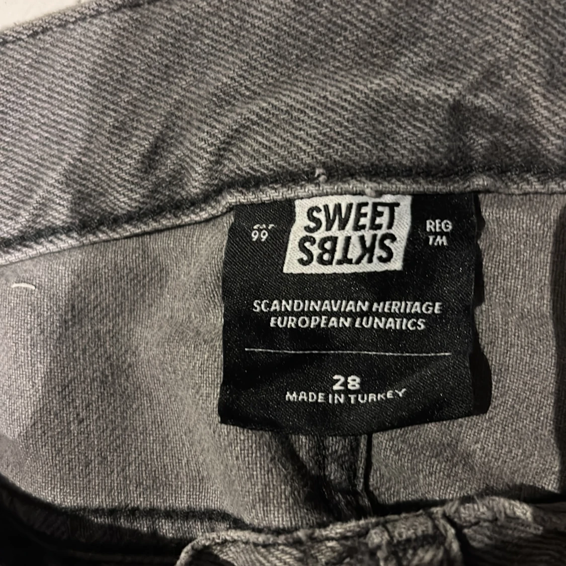 Grå jeans från Sweet Skateboarding Company - 91