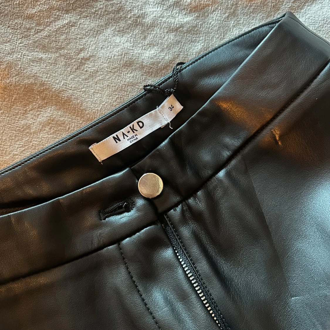 PU-byxor från NA-KD - 91