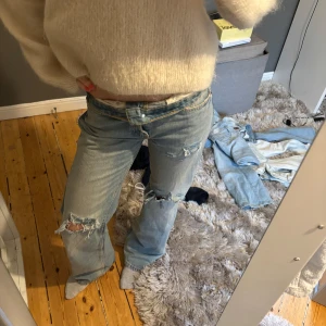 Zara baggy jeans  - Har gjort egna hål. Passar över 170