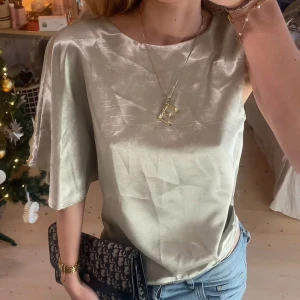 One shoulder topp - SUPER snygg och elegant❣️