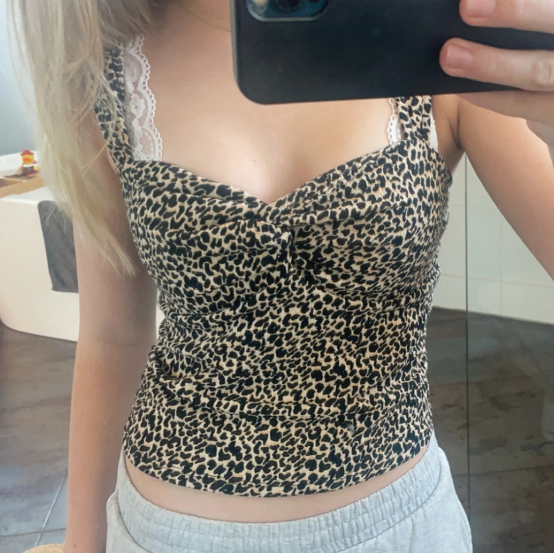 Leopardmönstrad topp