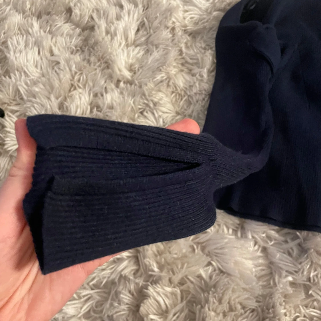 Mörkblå ribbad topp från Gina - 2