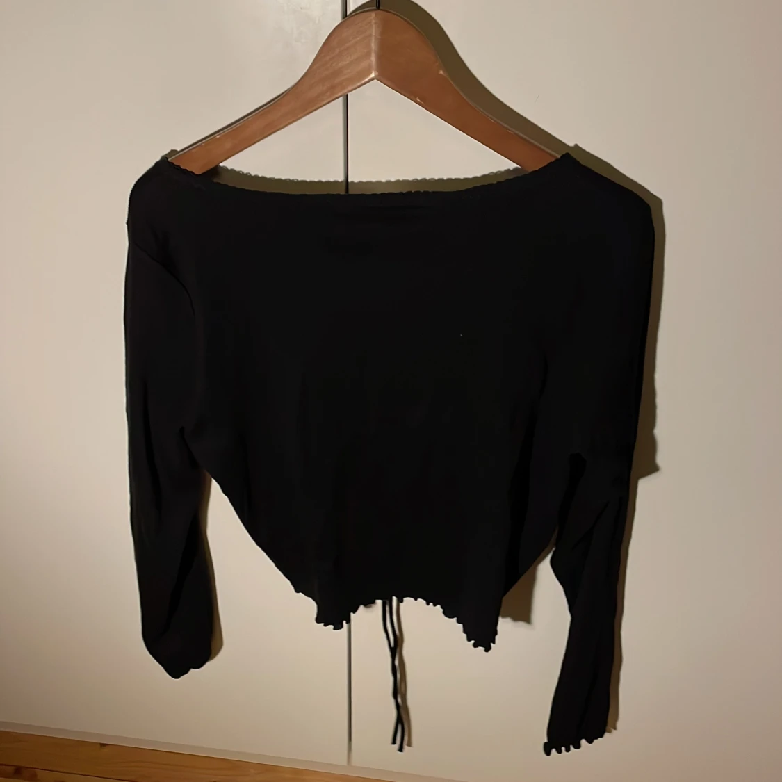 Svart långärmad topp från H&M - 2