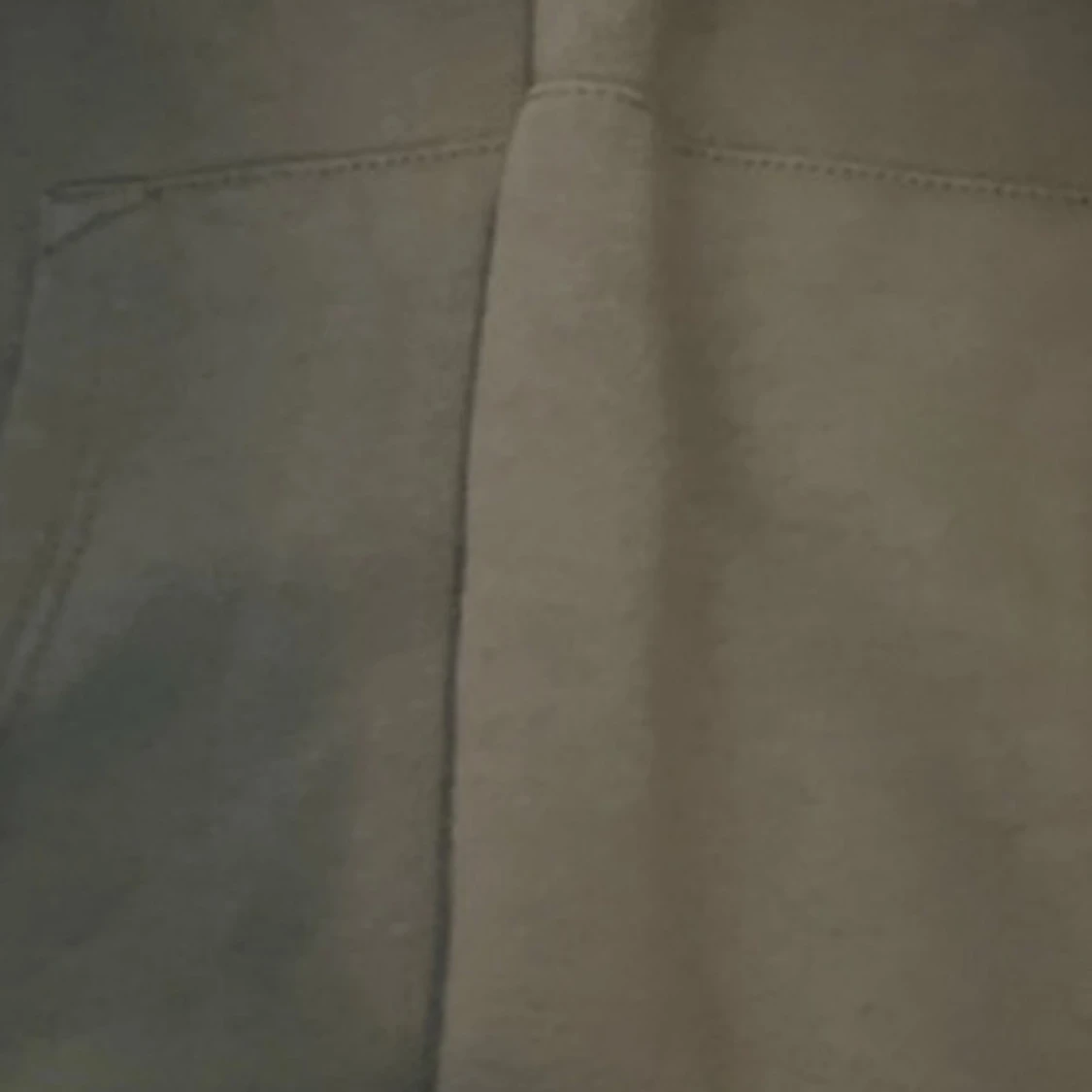 Grå hoodie med knappar - 1