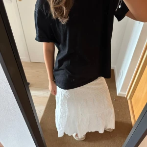 Vit maxi kjol - Vit maxi kjol, längd passar 160-165 