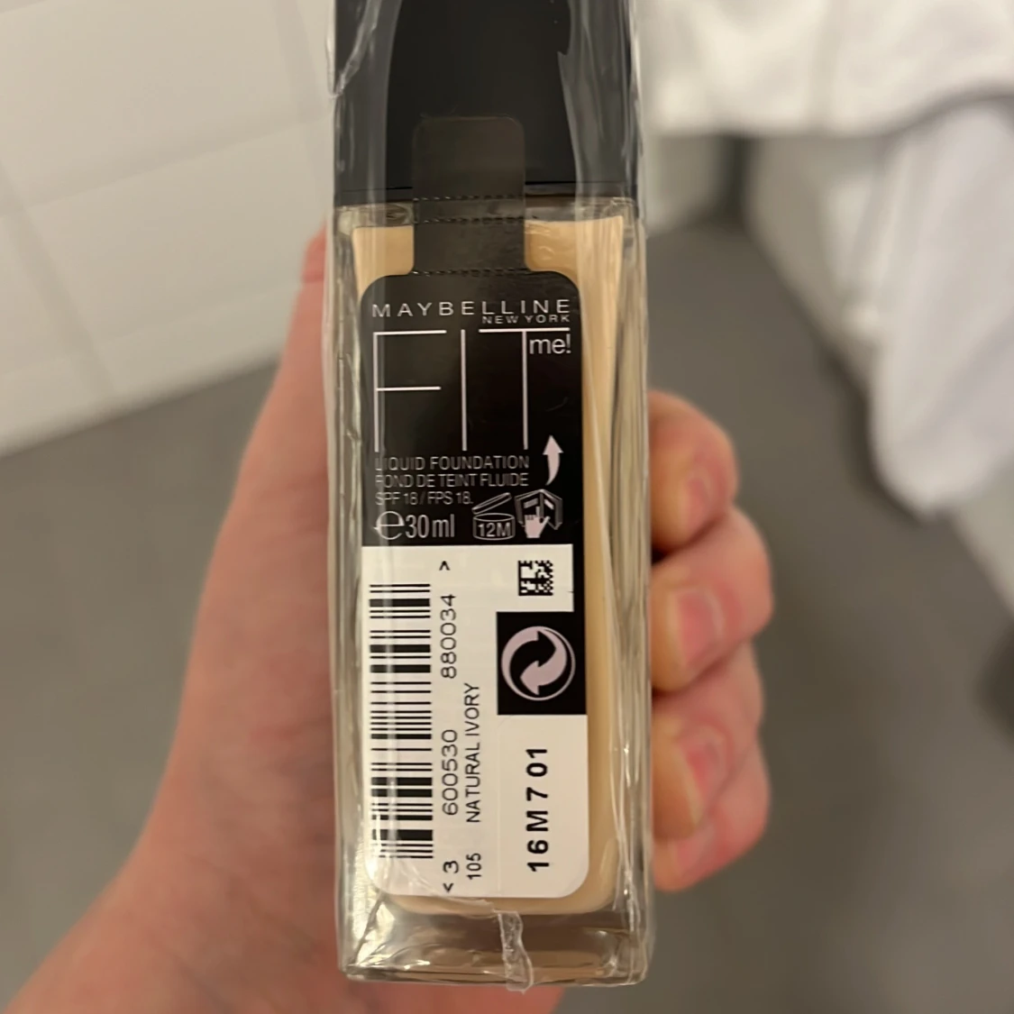 Maybelline Fit Me 105 Natural Ivory  - 90