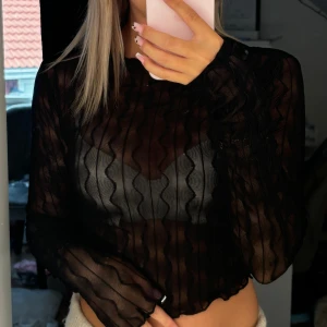 Mesh topp - Säljer denna mesh topp som aldrig används endast prövad
