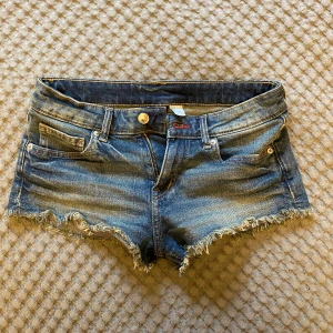 Lågmidjade jeansshorts - Superfina lågmidjade jeansshorts från H&M😇