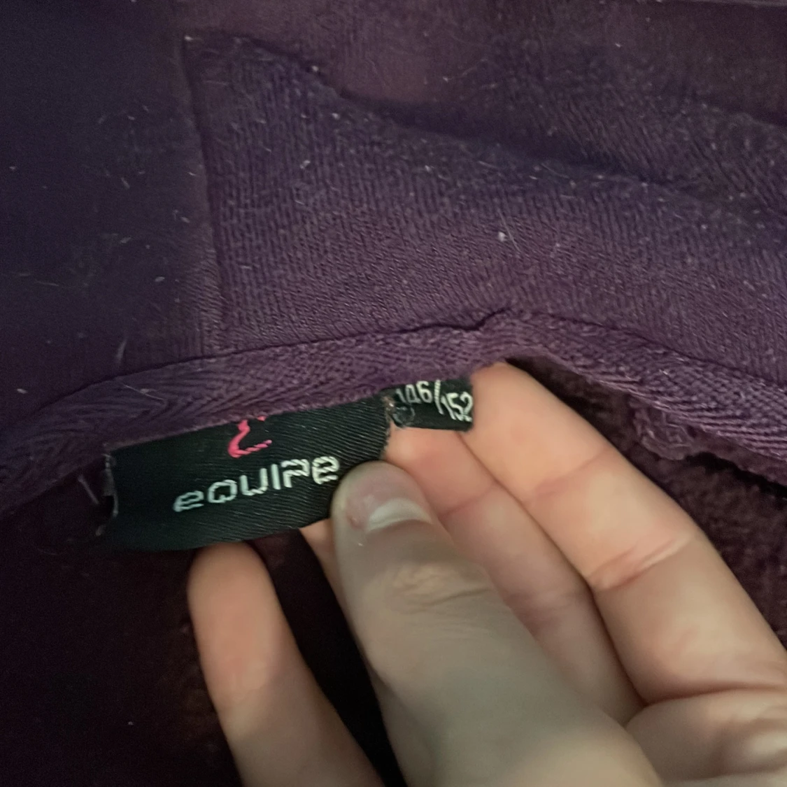 Lila tjocktröja  - 92