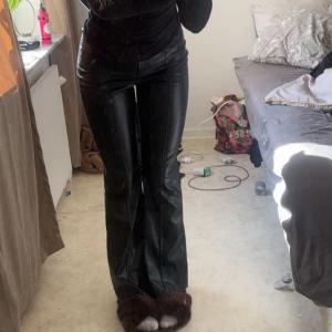 Skinbyxor - Säljer mina trendiga skinbyxor från newyorker🩷