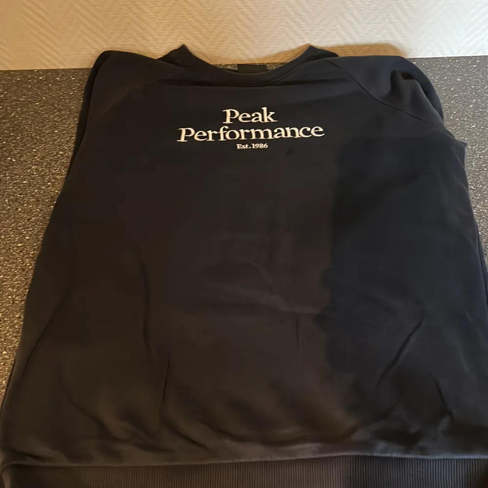 Peak performance . Hoodies.