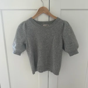 Cashmere tröja  - Väldigt bra skick! Inga skador, fläckar. 