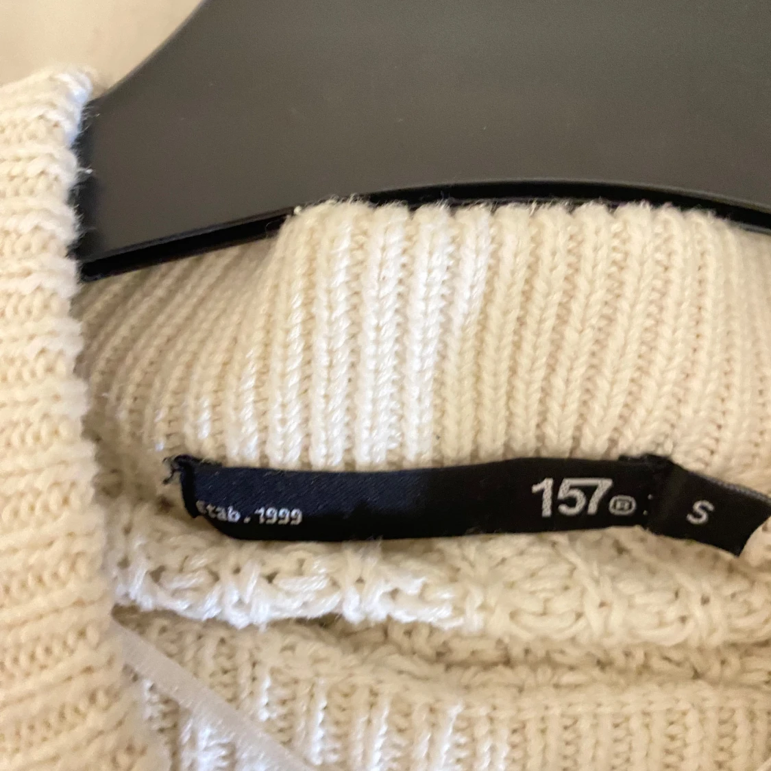 Vit och svart stickad tröja - 91