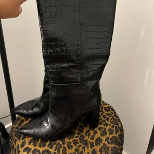 Boots  - Jätte snygga boots som är sköna att gå i. Storlek 42. Passar även 40
