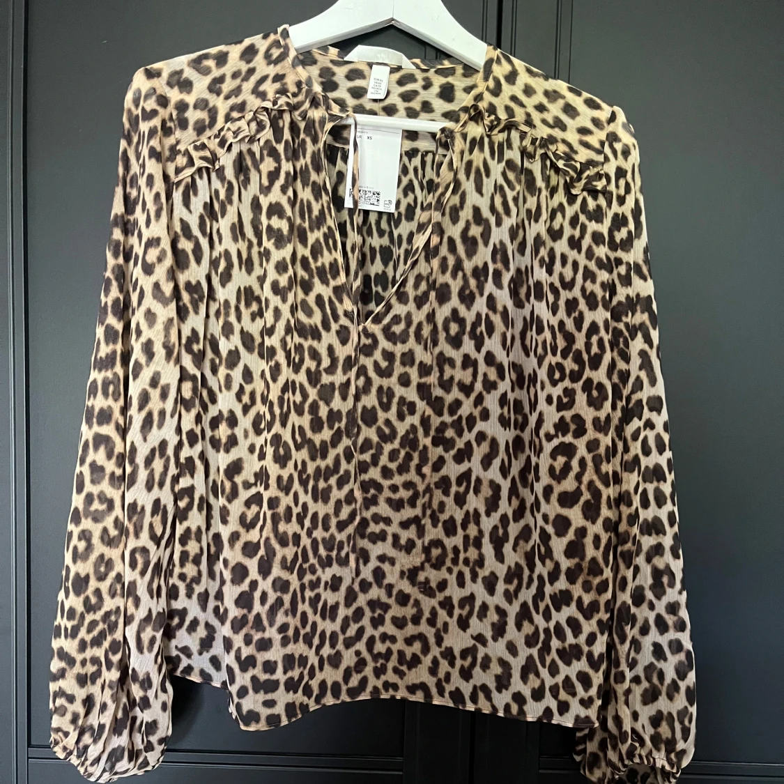 Leopardmönstrad blus från H&M - 93