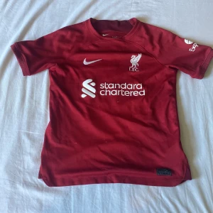 Liverpool hemmatröja 22/23 - Skick 7,5/10