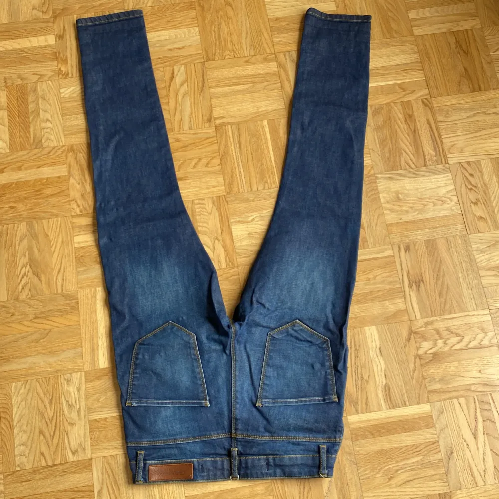 Jeans som knappt har använts . Jeans & Byxor.