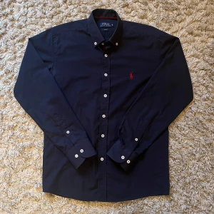 Ralph Lauren skjorta - Snygg skjorta från Ralph Lauren i storlek M, hör av er vid funderingar!