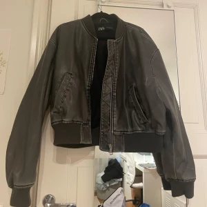 Zara skinnjacka - Nyskick!