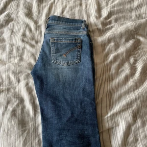 Dondup jeans - säljer dessa riktigt feta dondup jeans i modellen mithic. Ny pris ligger runt 1800 men mitt pris är bara 600kr. Hör av er vid frågor
