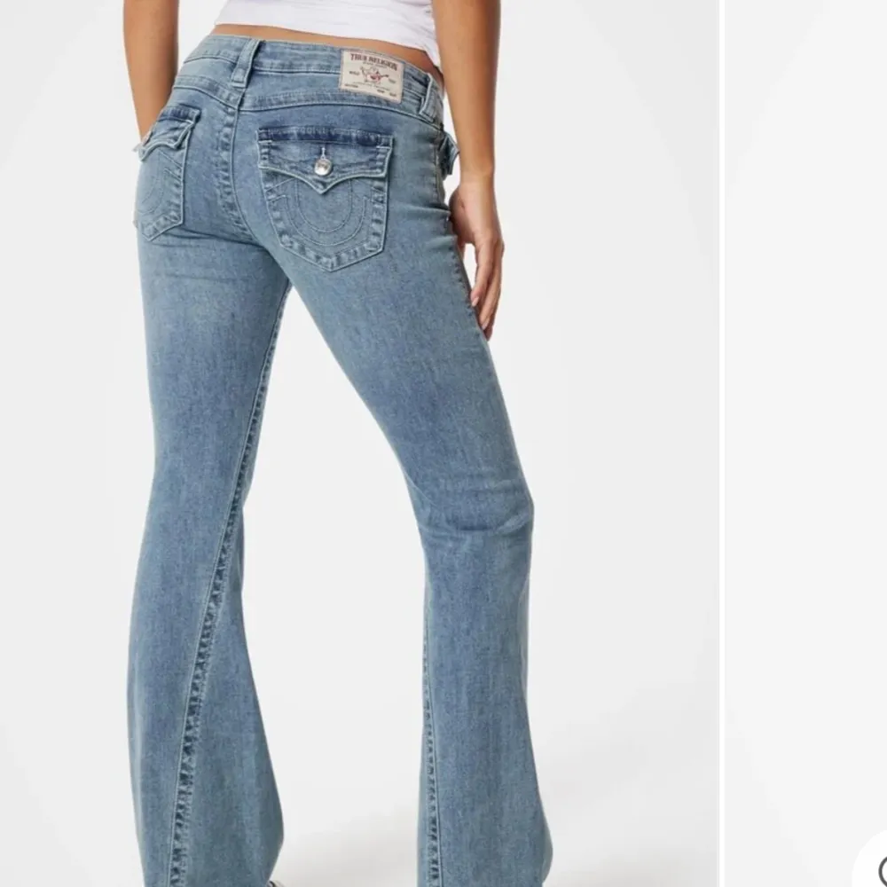 Låga,  true religion jeans, helt oanvända 💓 slutsålda, nypris: 1299 kr . Jeans & Byxor.