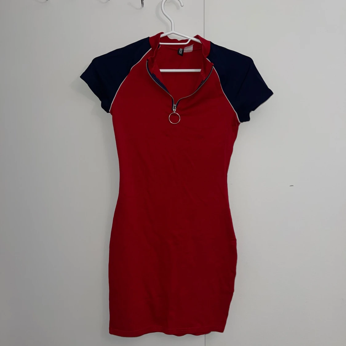 Basic fin kort klänning. - 91