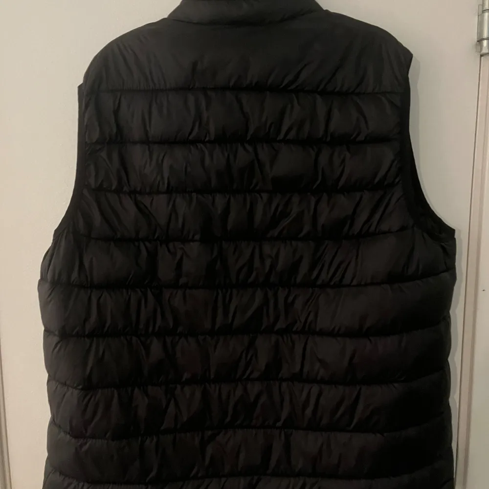Väst från Jack and Jones i storlek S. Takit.