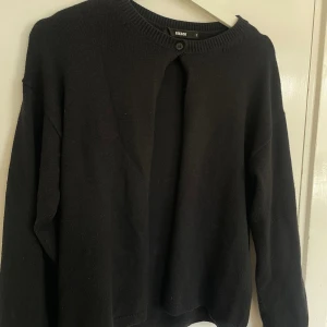 Slutsåld kofta Bibok - Jättetrendig Djerf avenue likande kofta från bilbok. Tröjan är endast testad och aldrig använd. Nypris 500kr. 💕