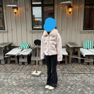 Meotine liknande jacka  - Super snygg liknande meotine jacka. 