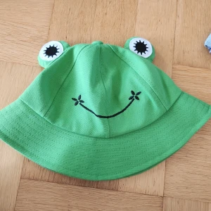 Grod hatt / buckethat / fiskehatt - Den e till ett barn