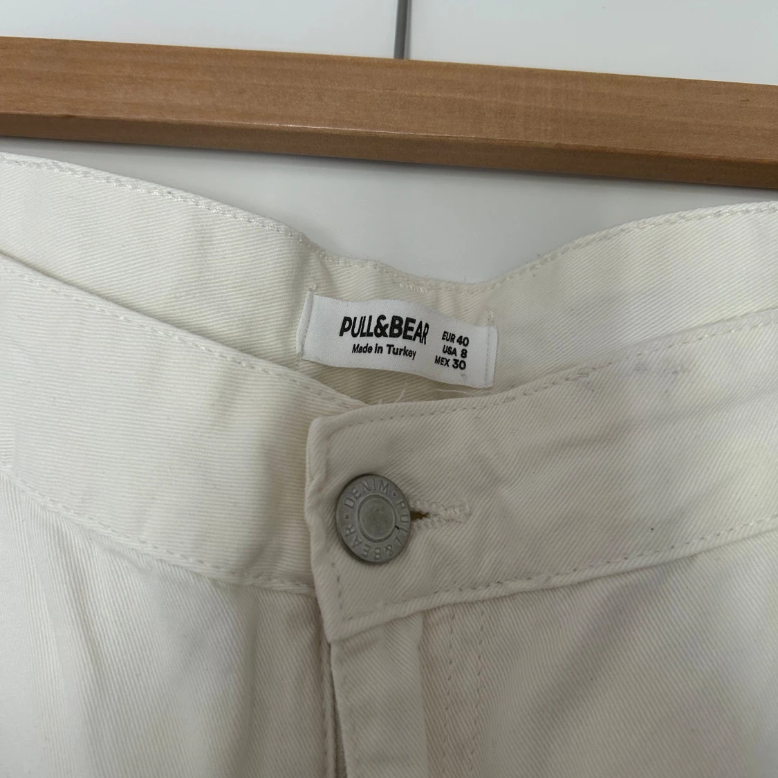 Vita cargobyxor från Pull&Bear - 91