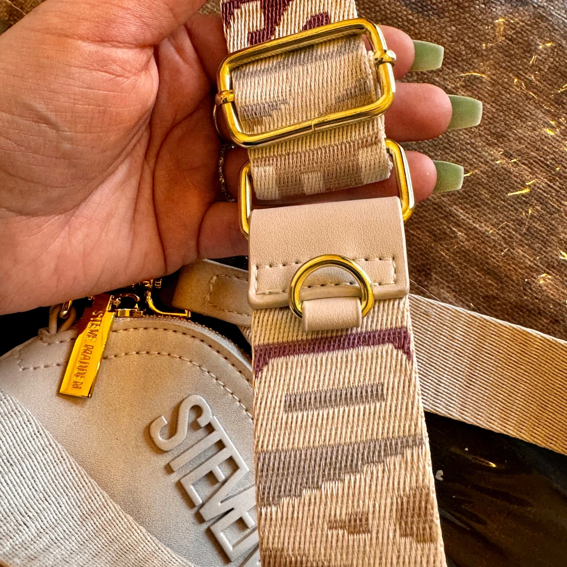 Beige axelväska från Steve Madden - 90