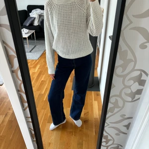 Stickad tröja 🤍 - Stickad tröja, aldrig använd.