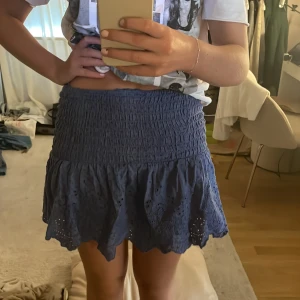 Kjol - Så söt kjol som tyvärr aldrig kommer till användning ! 