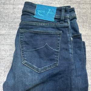 Jacob cohen Jeans - - Storlek W 33 - skick 9/10 -  Slim Modell 622 Ny pris 5199 Kr - Mitt pris 1199 Kr - Möts upp i Stockholm- Vid minsta funderingar skick iväg ett pm🙌