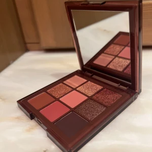 Huda beauty buse dark - Aldrig använd. Helt ny. Går ej ner i pris