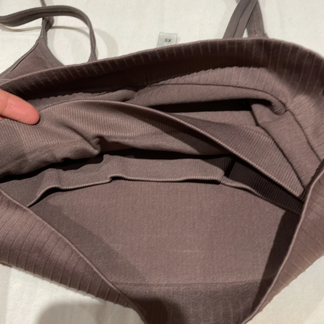 Brun ribbad linnetopp från Kappa - 92