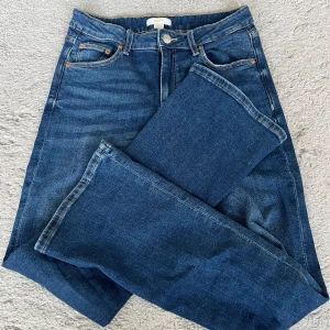 Jeans - Jättesnygga jeans från Gina Young i storlek 164. De är i bra skick. Säljer pga att de inte kommer till användning 