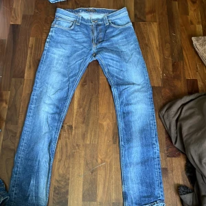 Nudie jeans  - Säljer Nudie jeans 