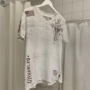 Affliction T-Shirt - Riktigt fet affliction t-shirt som inte kommer till användning. Pris kan diskuteras! 💯💯