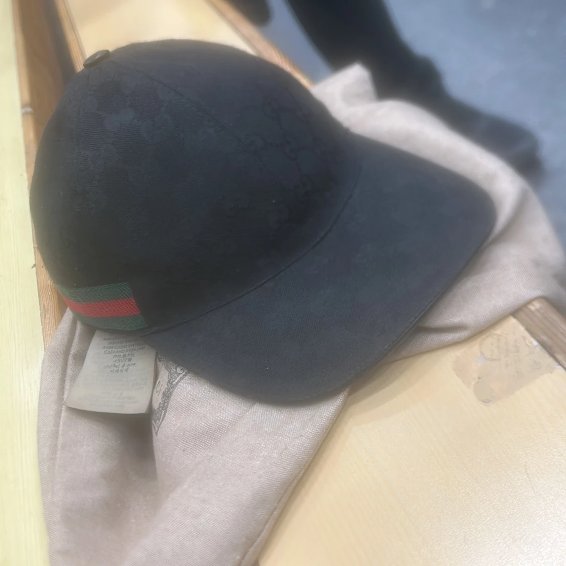 Svart keps från Gucci