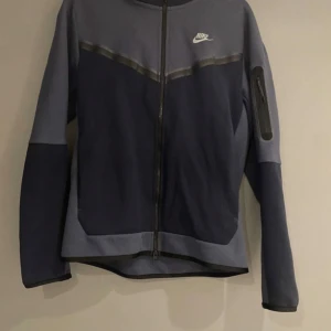 Nike tech - Fint skick