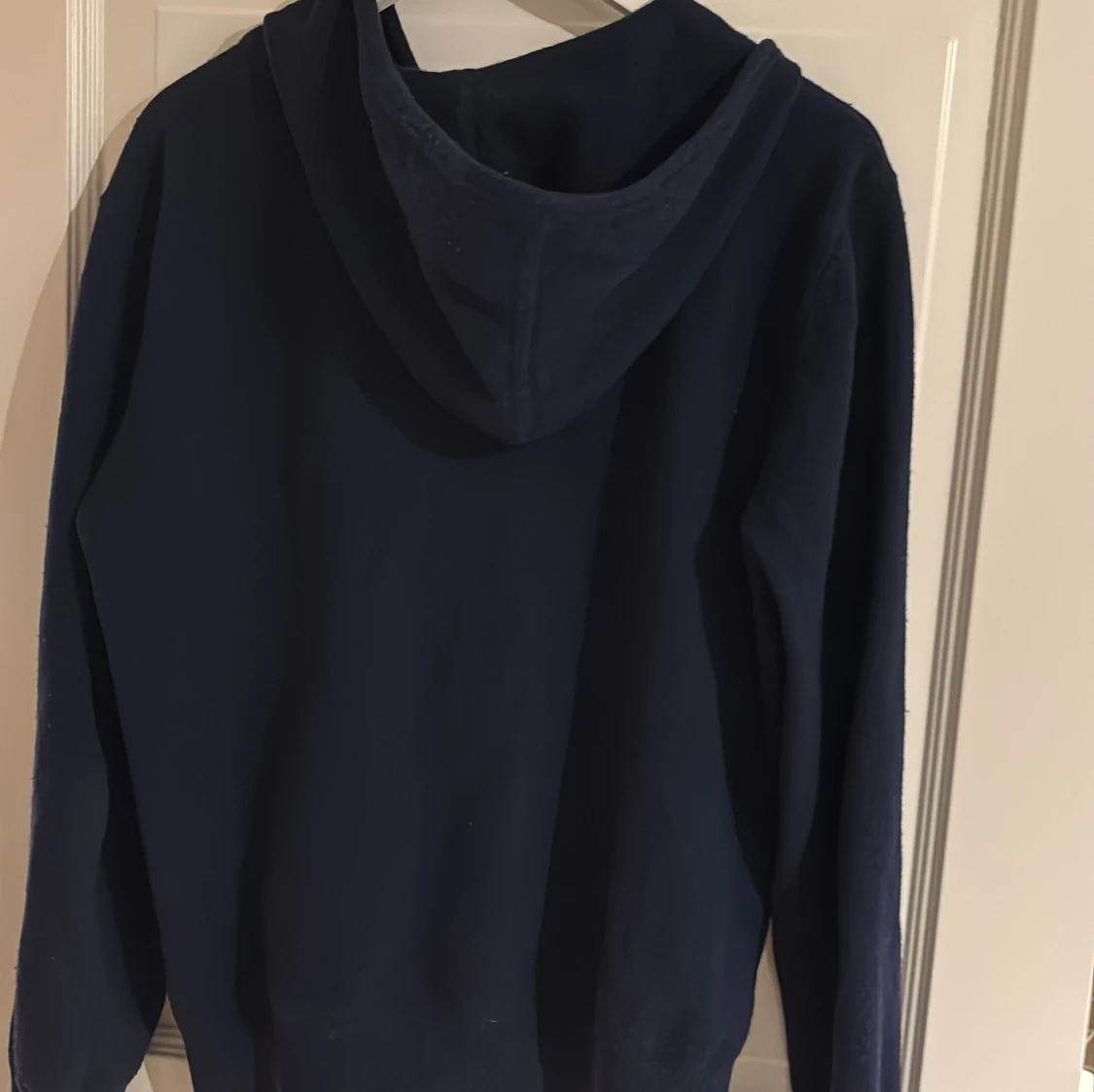 Mörblå zip-hoddie - 1