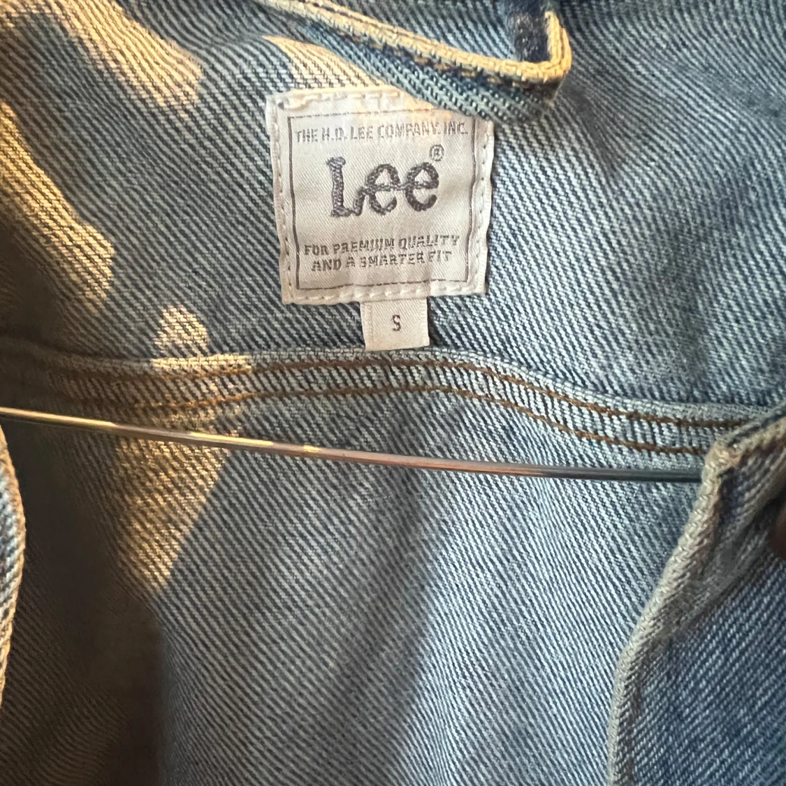 Ljusblå jeansjacka från Lee - 1