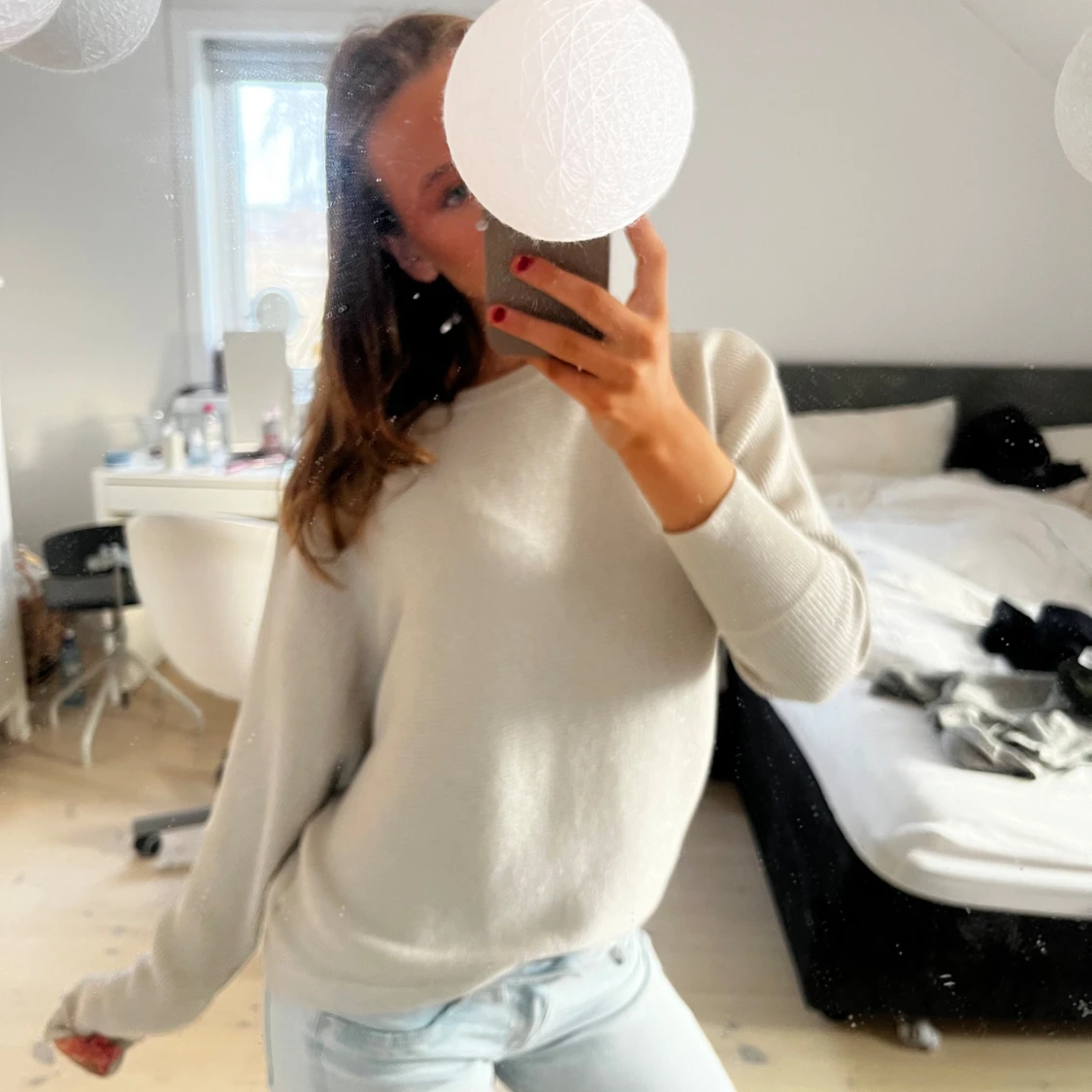 Grå-glittrig stickad tröja - 1