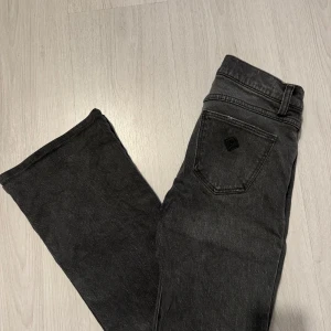  Abrand Jeans - A' 99 low boot från Abrand strl 23/AUS.🪩🫧 uppsydda hos sömmerska för att passa en person som är 1,55cm!🥥🌟