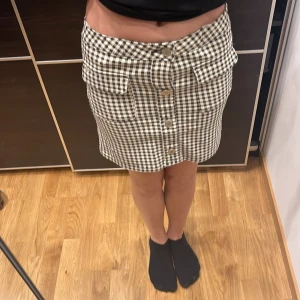 Jeanskjol  - Svartvit rutig jeanskjol 