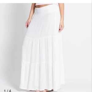 Lager 157 långkjol - Säljer den här kjolen från lager 157 pågrund av att den här för kort, köpt för 200kr❤️kom privat för egna bilder